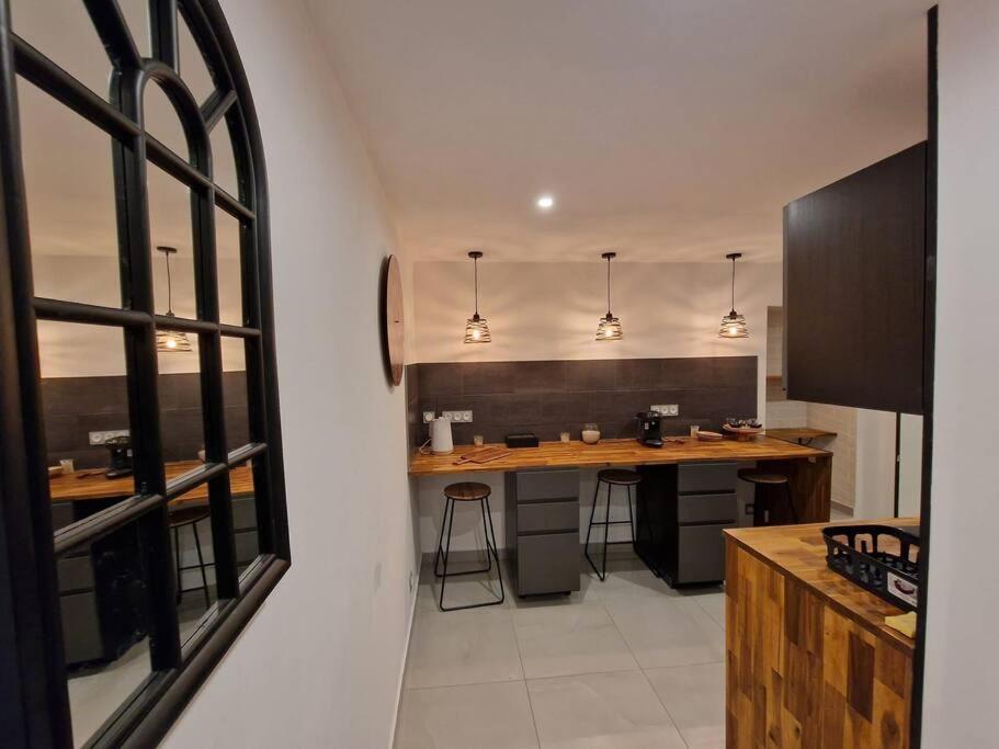 Apt Moderne En Plein Centre-Ville Сен-Клод Екстериор снимка
